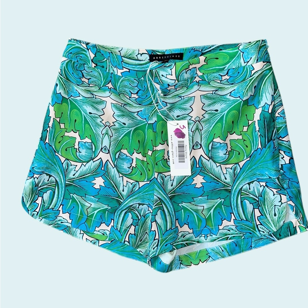 NWT Abbey Glass Penny Shorts Size 4